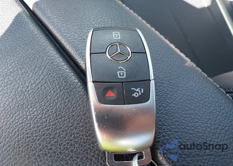 2021 Mercedes-Benz Glb 250 4Matic z USA, uszkodzony, nr VIN W1N4M4HB0MW154030